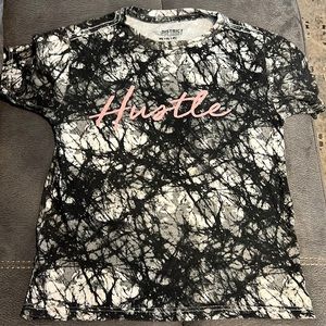 Distric Planet boys Tshirt short sleeve black, white & pink size 10/12 M
